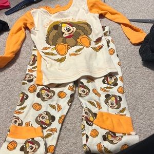 5t Mickey Mouse thanksgiving pajamas